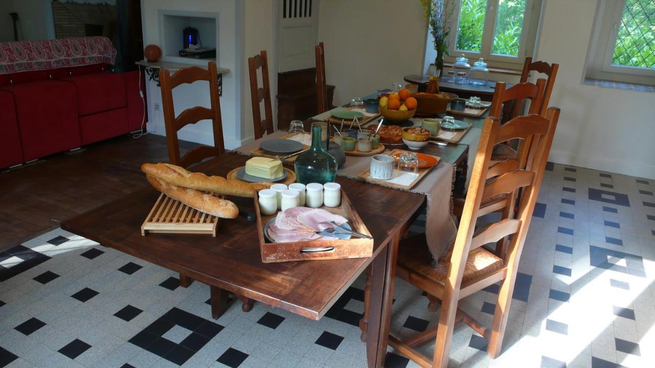 Au Bois De La Grave Hotel Luzech Bagian luar foto